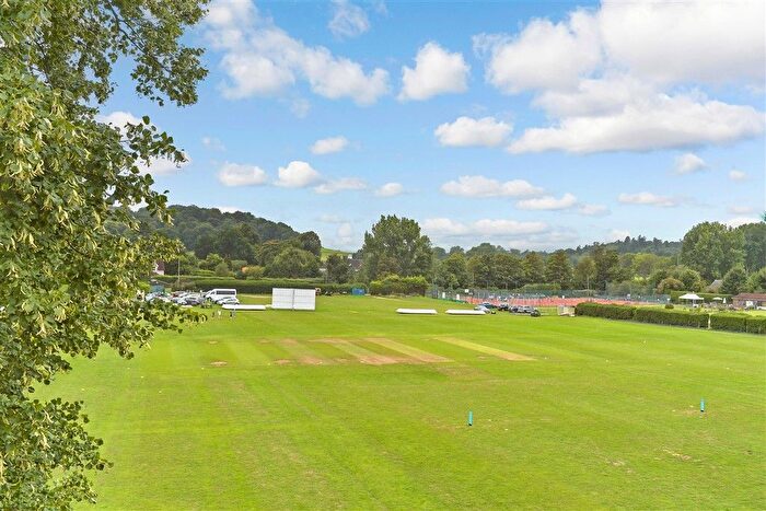 1 Bedroom Flat For Sale In West Street, Reigate, Surrey, RH2