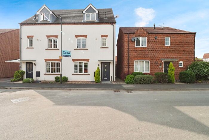 4 Bedroom Semi-Detached House For Sale In Denby Bank, Ripley, DE5