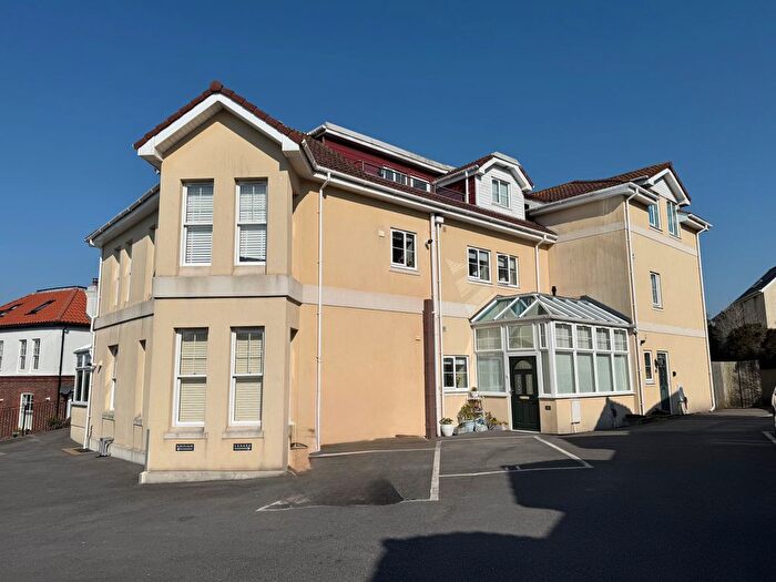 3 Bedroom Flat To Rent In Roundham Road, Paignton, TQ4