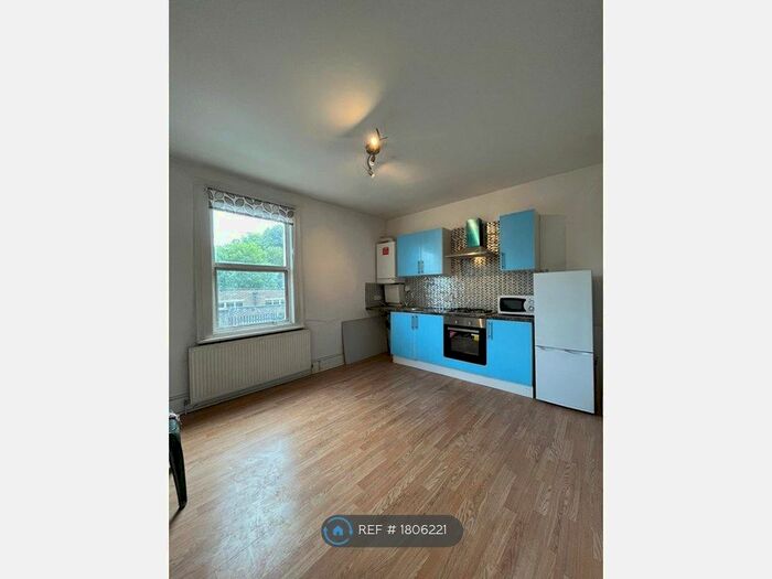 2 Bedroom Flat To Rent In Church Road, London, N17