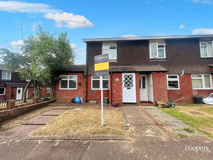4 Bedroom End Of Terrace House For Sale In Westwood Close, Ruislip, HA4