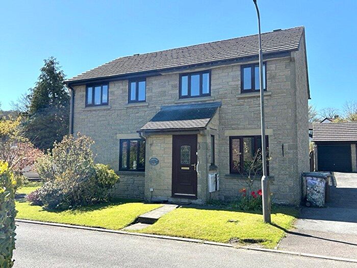 3 Bedroom Semi Detached House For Sale In Wye Head Close, Buxton, Derbyshire, SK17