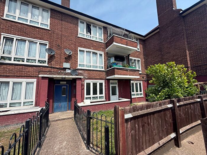 2 Bedroom Flat To Rent In Fendt Close, E16