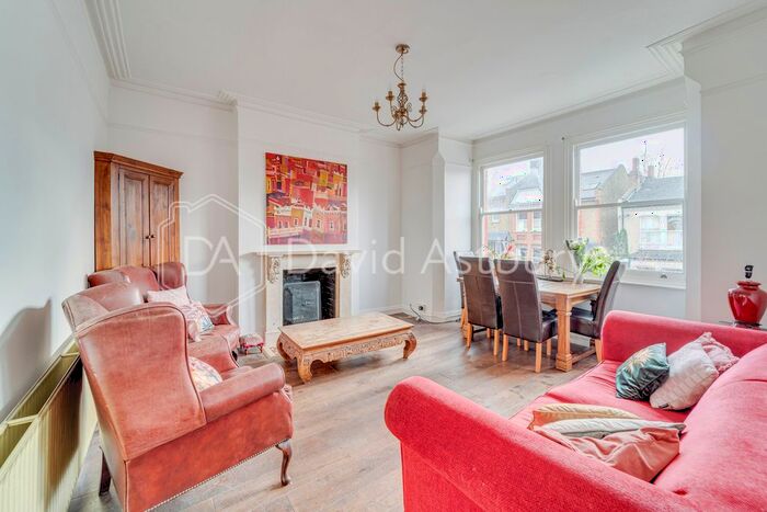 3 Bedroom Flat To Rent In Uplands Road, Crouch End, London, N8