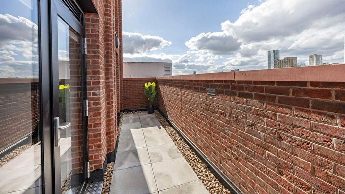 Studio To Rent In Leylands Road, Leeds, LS2