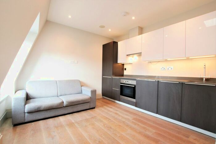 1 Bedroom Flat To Rent In Fulham Road, London, SW6