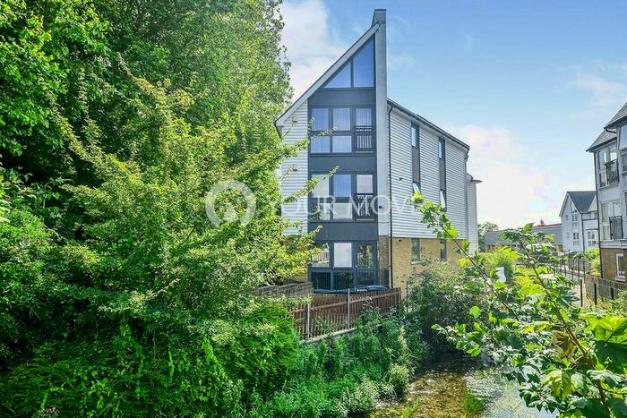 2 Bedroom Flat To Rent In Charlton Green, Dover, Kent CT16