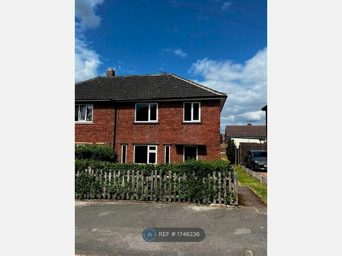3 Bedroom Semi-Detached House To Rent In Highfield Avenue, Barnsley, S71