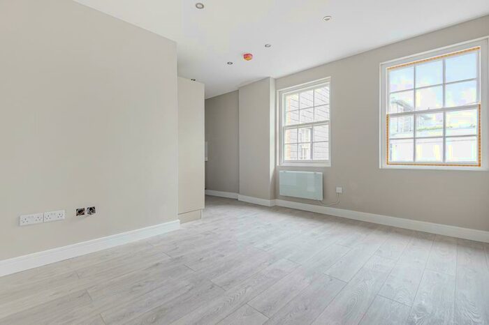 2 Bedroom Apartment To Rent In Northbrook Street, Newbury, RG14