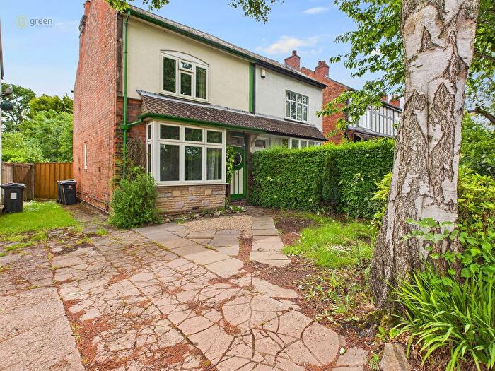 3 Bedroom Semi Detached House For Sale In Hollyfield Road, Sutton Coldfield, B75
