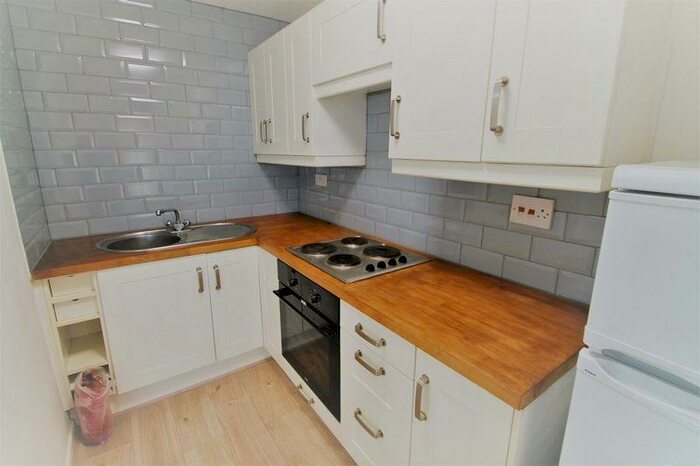 1 Bedroom Flat To Rent In Bevelwood Gardens, High Wycombe, HP12