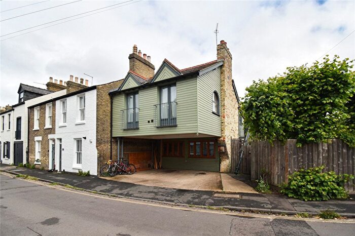 1 Bedroom Flat To Rent In Derby Street, Cambridge, Cambridgeshire, CB3