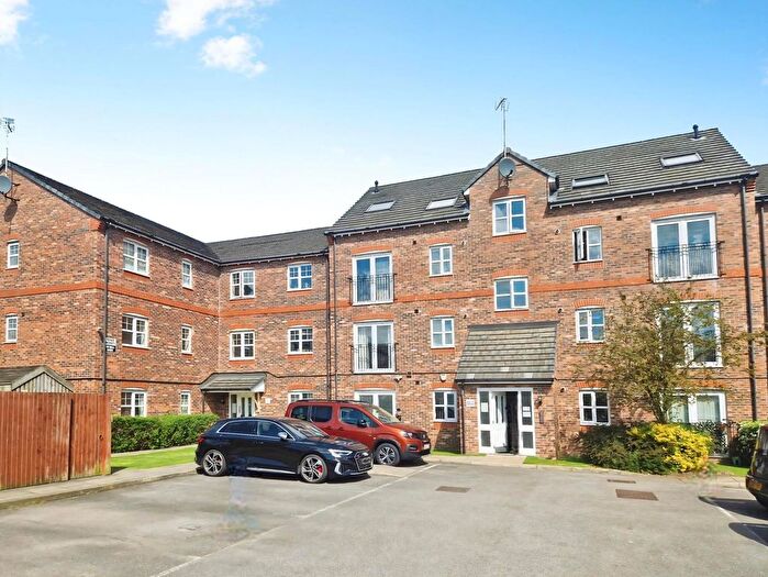 2 Bedroom Flat For Sale In Fernbeck Close, Farnworth, Bolton, BL4