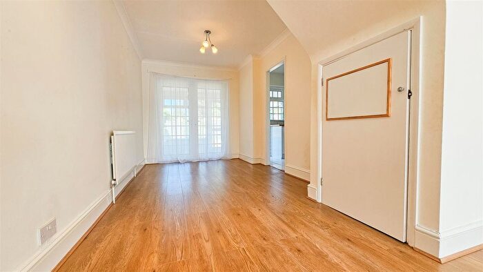 2 Bedroom End Of Terrace House To Rent In West End Lane, Harlington, UB3