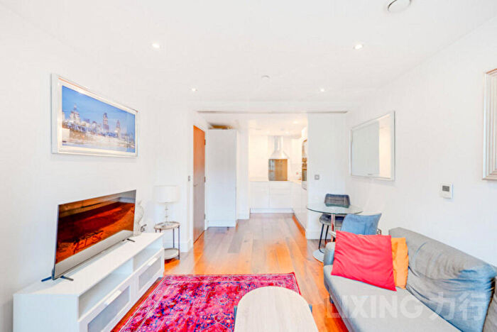 1 Bedroom Apartment To Rent In Lincoln Plaza, Isle Of Dogs, E14