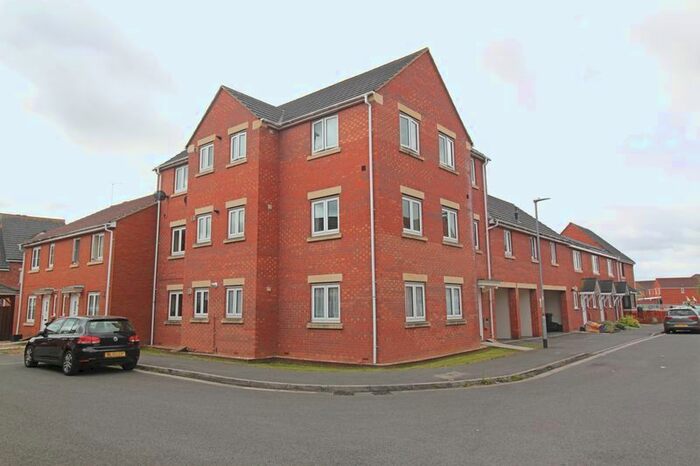 2 Bedroom Flat To Rent In Crusader Close, Bridgwater, TA6