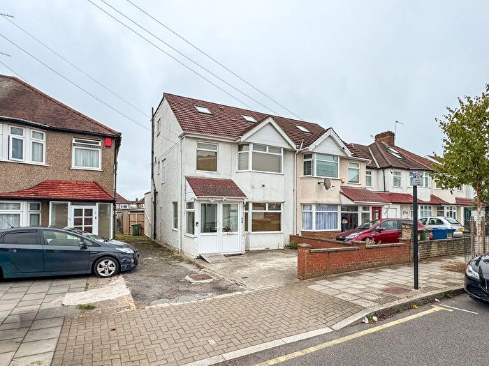 3 Bedroom Semi-Detached House To Rent In The Chase, Edgware, HA8