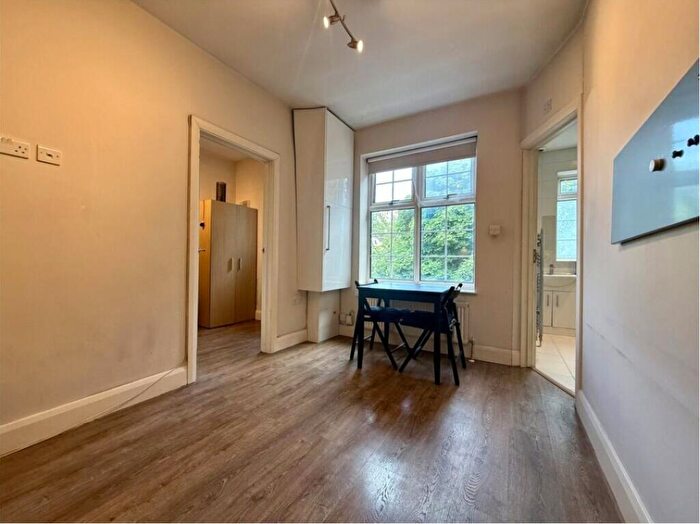 1 Bedroom Flat To Rent In Greyhound Hill, London, Greater London, NW4