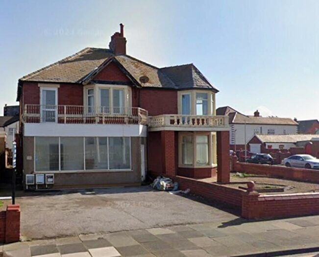 1 Bedroom Flat For Sale In Queens Promenade, Blackpool, FY2