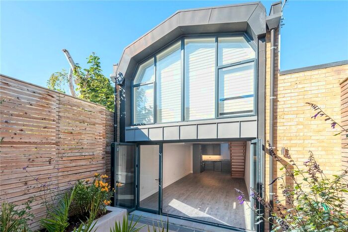 2 Bedroom Semi-Detached House To Rent In Joiners Mews, Leytonstone, London, E11