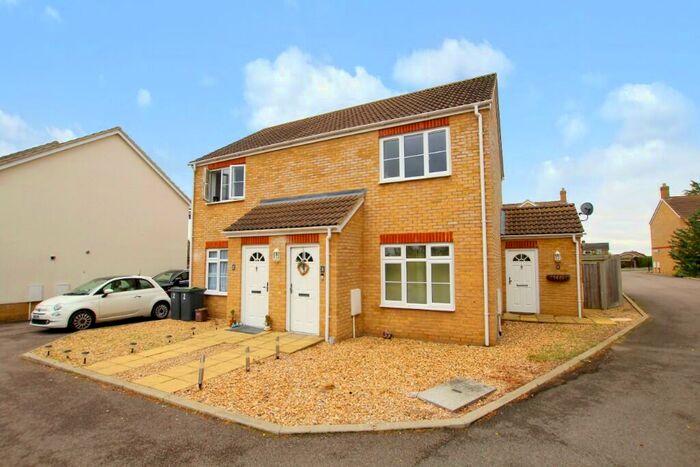 2 Bedroom Apartment To Rent In Larkins Close, Potton, SG19