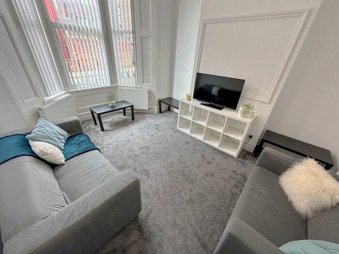 5 Bedroom Terraced House To Rent In Bradfield Street, L7