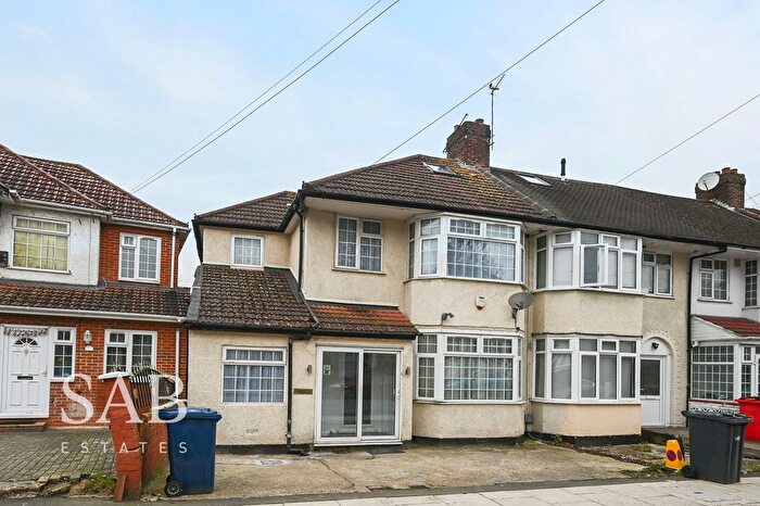 4 Bedroom End Terrace House For Sale In Westbury Avenue, Southall, UB1