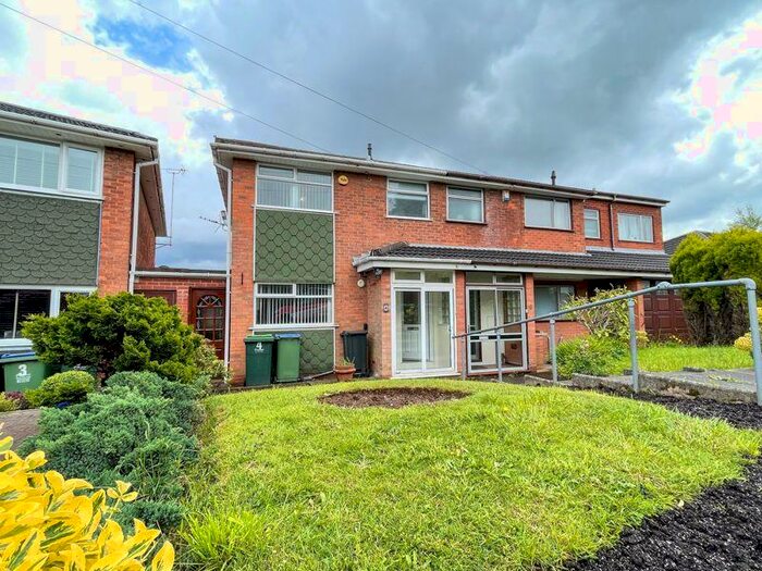 3 Bedroom Semi-Detached House To Rent In Cedar Close, Oldbury, B68