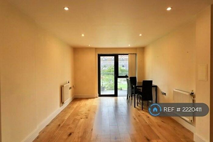 2 Bedroom Flat To Rent In Mercury House, London, E16