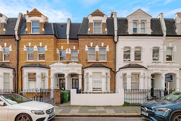 2 Bedroom Flat For Sale In Chesilton Road, London, SW6
