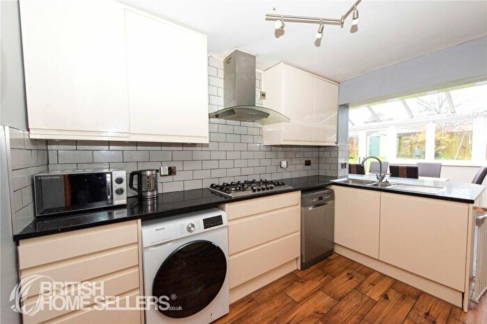 3 Bedroom Bungalow For Sale In Birchall Road, Rushden, Northamptonshire, NN10