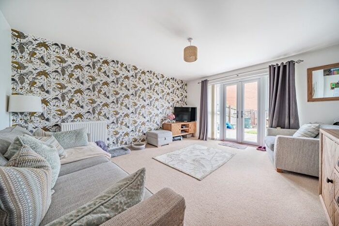 2 Bedroom Bungalow For Sale In Orchard Drive, Nottingham, Nottinghamshire, NG12