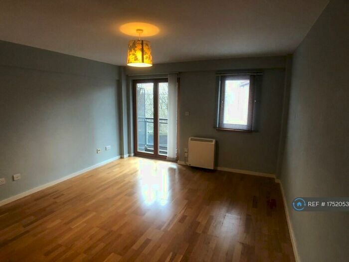 2 Bedroom Maisonette To Rent In Parkers Apartments, Manchester, M4