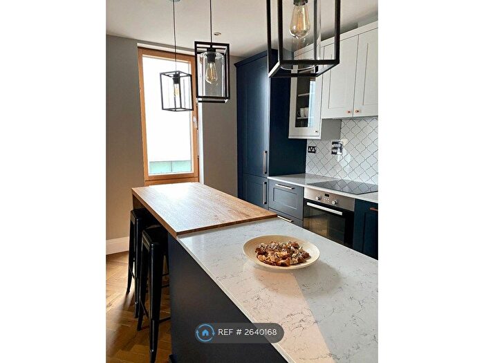 2 Bedroom Flat To Rent In Dearmans Place, Manchester, M3