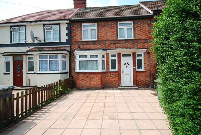 4 Bedroom Terraced House To Rent In Norwood Avenue, Wembley, Middlesex, HA0
