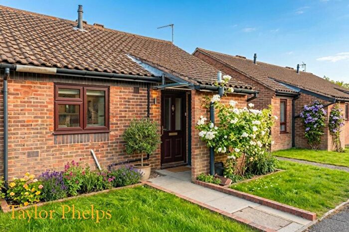 2 Bedroom Bungalow For Sale In Beazley Close, Ware - Bungalow, SG12