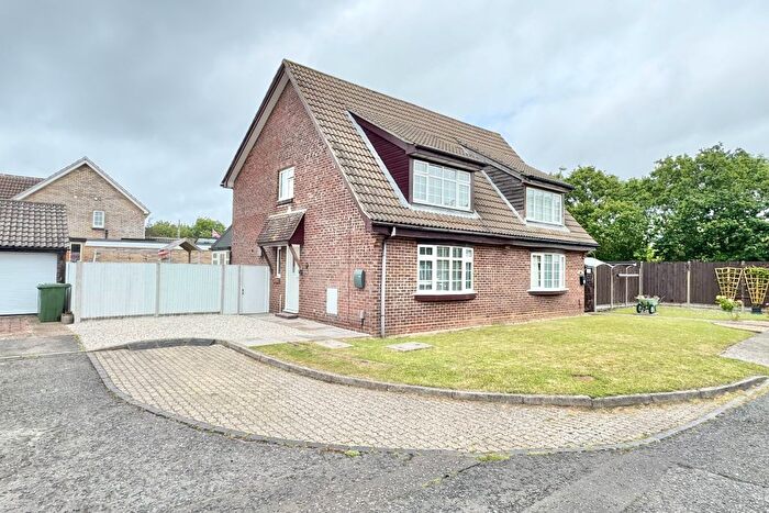3 Bedroom Semi-Detached House For Sale In Cleric Court, Locks Heath, PO14