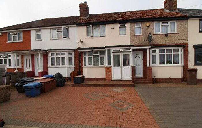 3 Bedroom Terraced House For Sale In Dale Avenue, Edgware, HA8