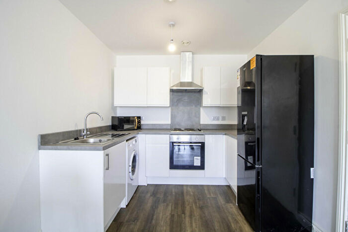 2 Bedroom Apartment To Rent In Park Residence, Holbeck, Leeds, LS11