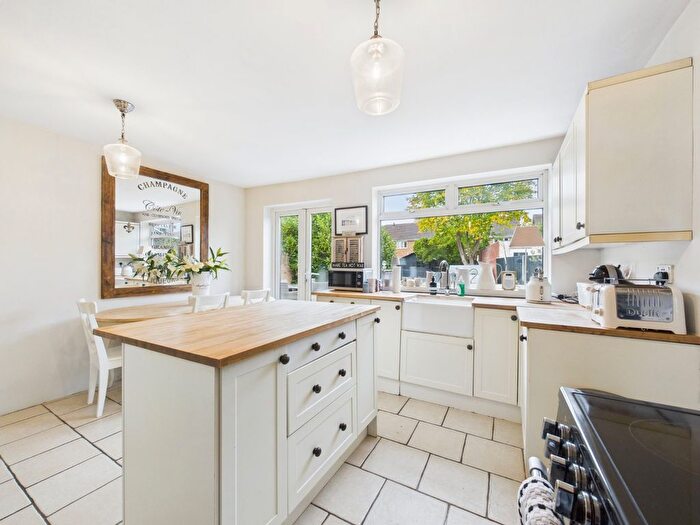 3 Bedroom Bungalow For Sale In Mornington Road, Ashford, Middlesex, TW15