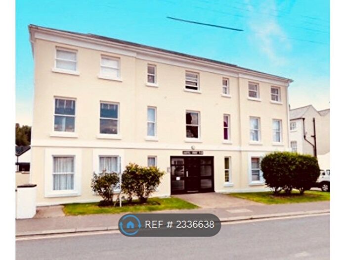 1 Bedroom Flat To Rent In Selborne Road, Littlehampton, BN17