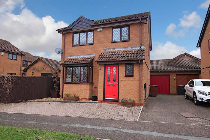 3 Bedroom Detached House For Sale In Hedgeway, East Hunsbury, NN4