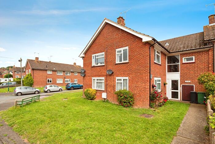 2 Bedroom Flat For Sale In Marley Gardens, Battle, East Sussex, TN33