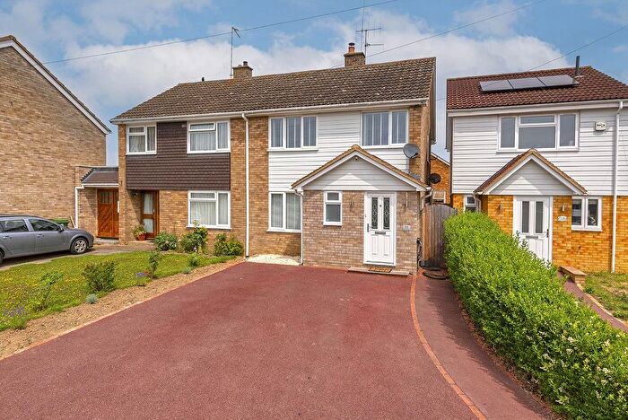 3 Bedroom Semi-Detached House For Sale In Iden Crescent, Staplehurst, TN12