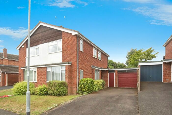 3 Bedroom Semi-Detached House For Sale In Claremont Drive, Taunton, TA1