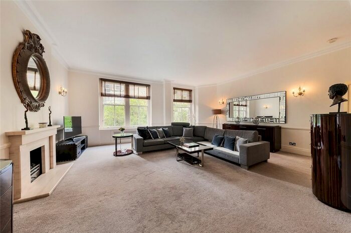 4 Bedroom Flat To Rent In Lincoln House, Basil Street, SW3