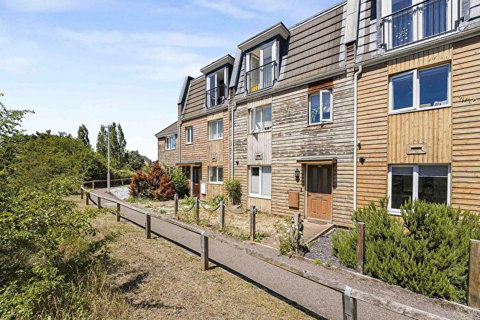 4 Bedroom Terraced House For Sale In Godman Walk, Dartford, DA1