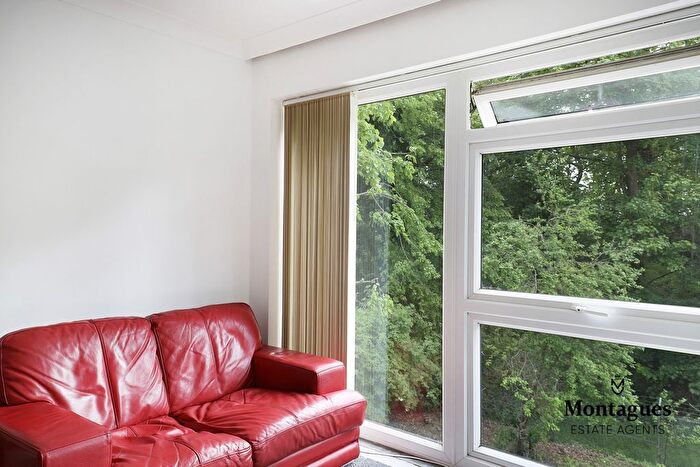 1 Bedroom Flat To Rent In Kendal Avenue, Epping, CM16