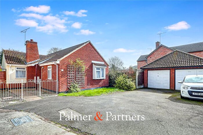 2 Bedroom Bungalow For Sale In Woodfield Way, Hatfield Peverel, Chelmsford, Essex, CM3