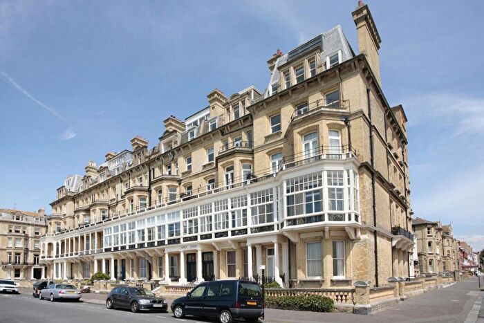 2 Bedroom Apartment To Rent In Kings Gardens Hove, BN3